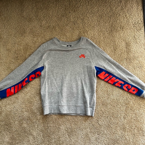 Vintage Nike SB Grey Blue Slouchy Crewneck - Picture 1 of 3